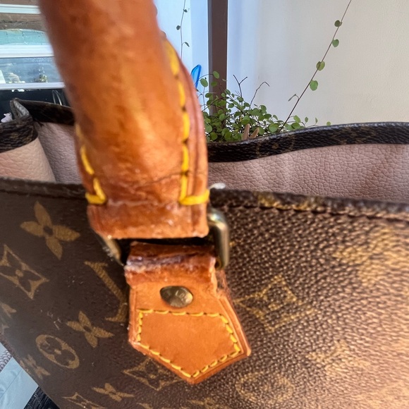 Louis Vuitton Brown Monogram Tote with Tan Handles - Picture 10 of 15